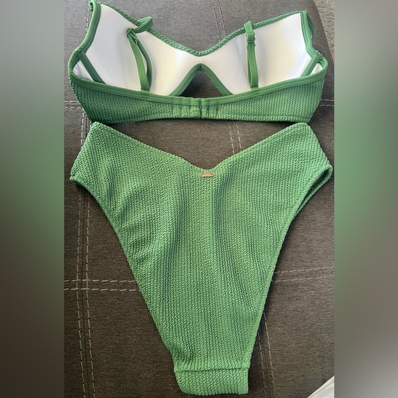 Victoria’s Secret Crinkle Brazilian Bikini Top & Bottom Grass Green Size Small - Picture 6 of 9
